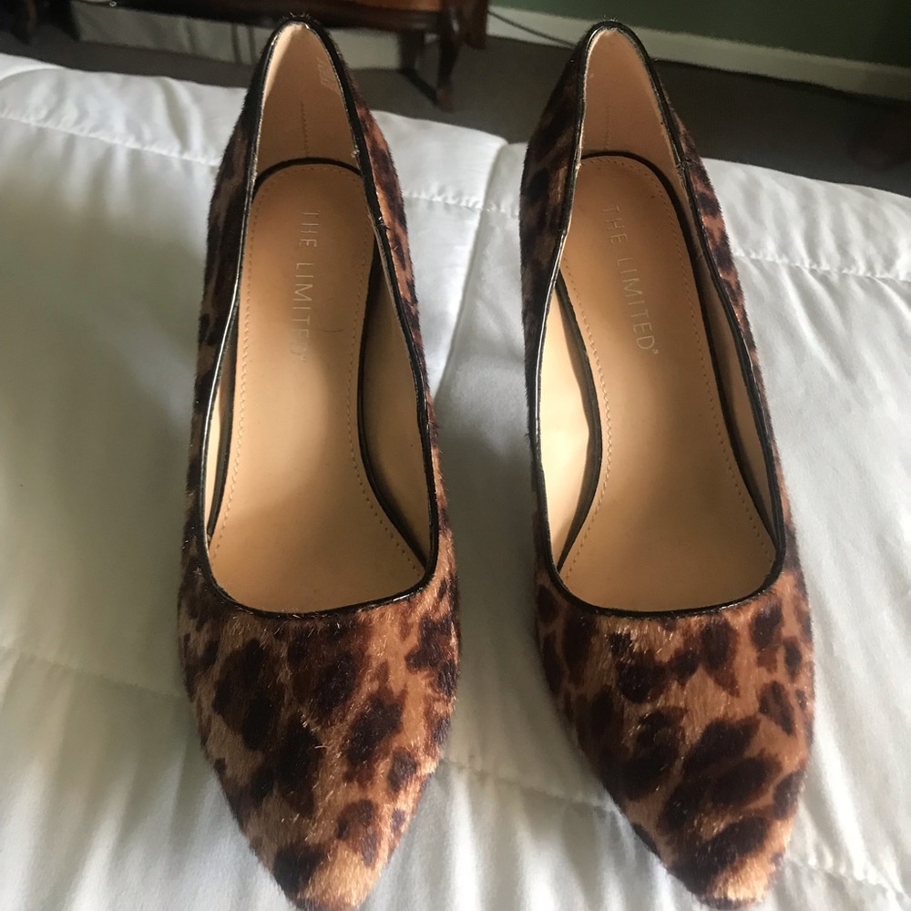 The limited size 8 textured cheetah heels
